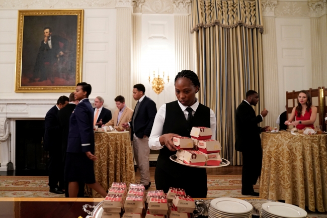 ABD Başkanı Trump Beyaz Saray’a hamburger sipariş etti